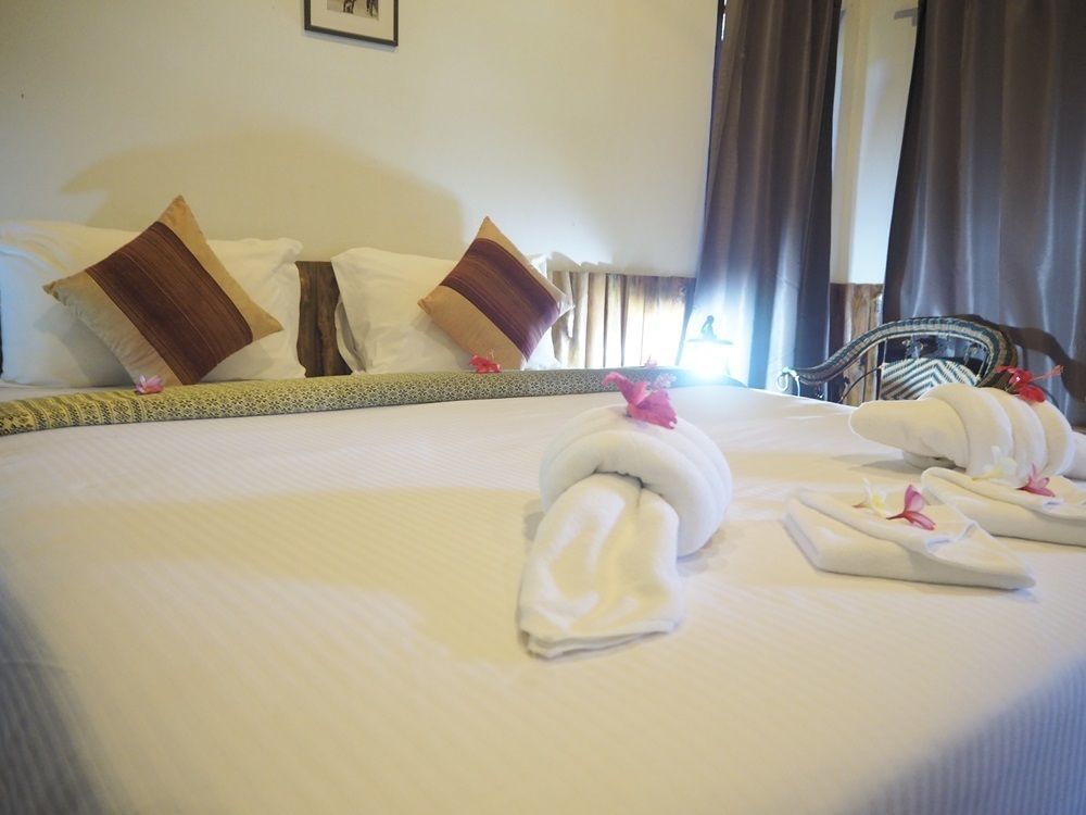 Euro Lanta White Rock Resort Ko Lanta Exterior foto
