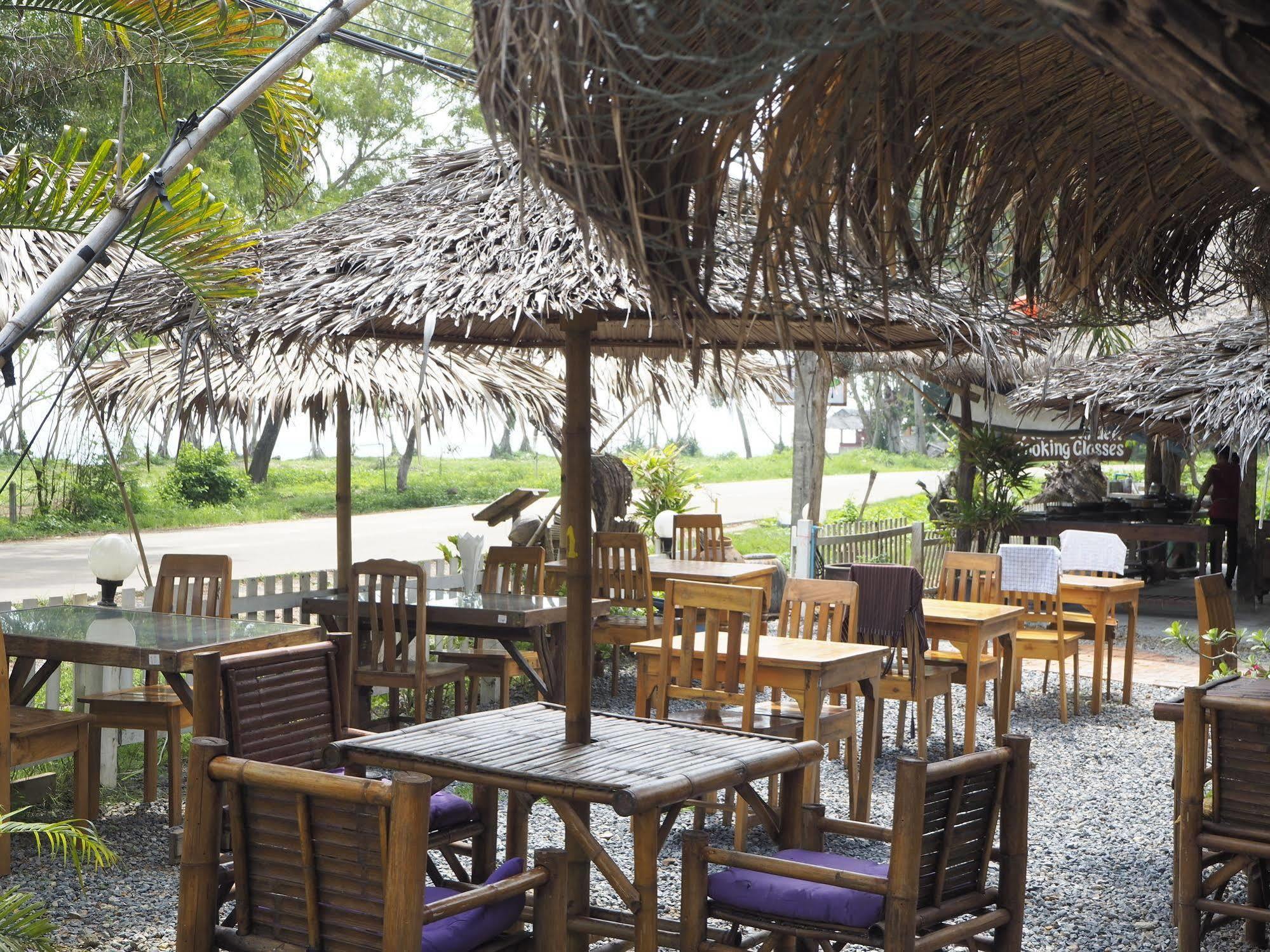 Euro Lanta White Rock Resort Ko Lanta Exterior foto