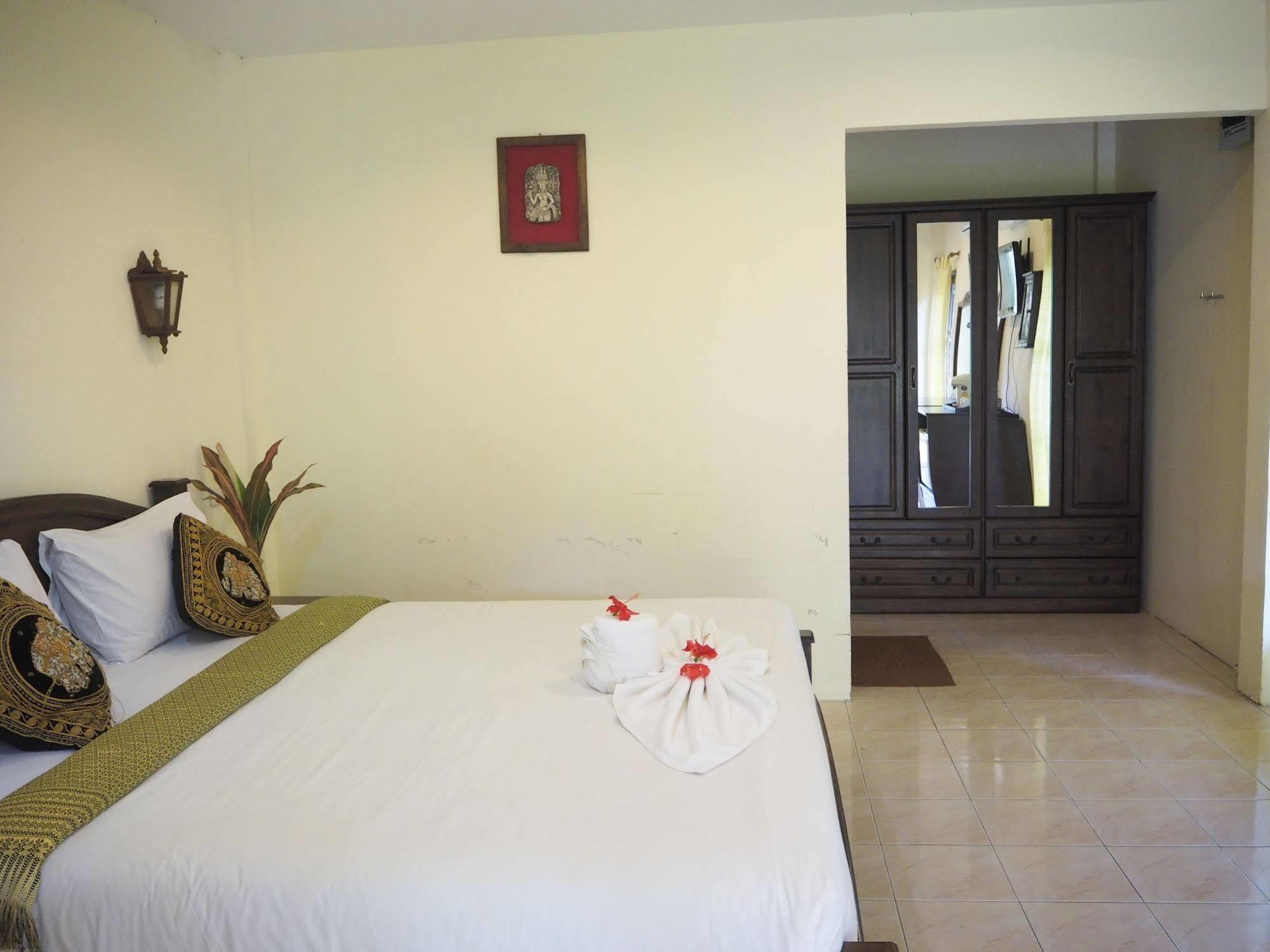 Euro Lanta White Rock Resort Ko Lanta Exterior foto