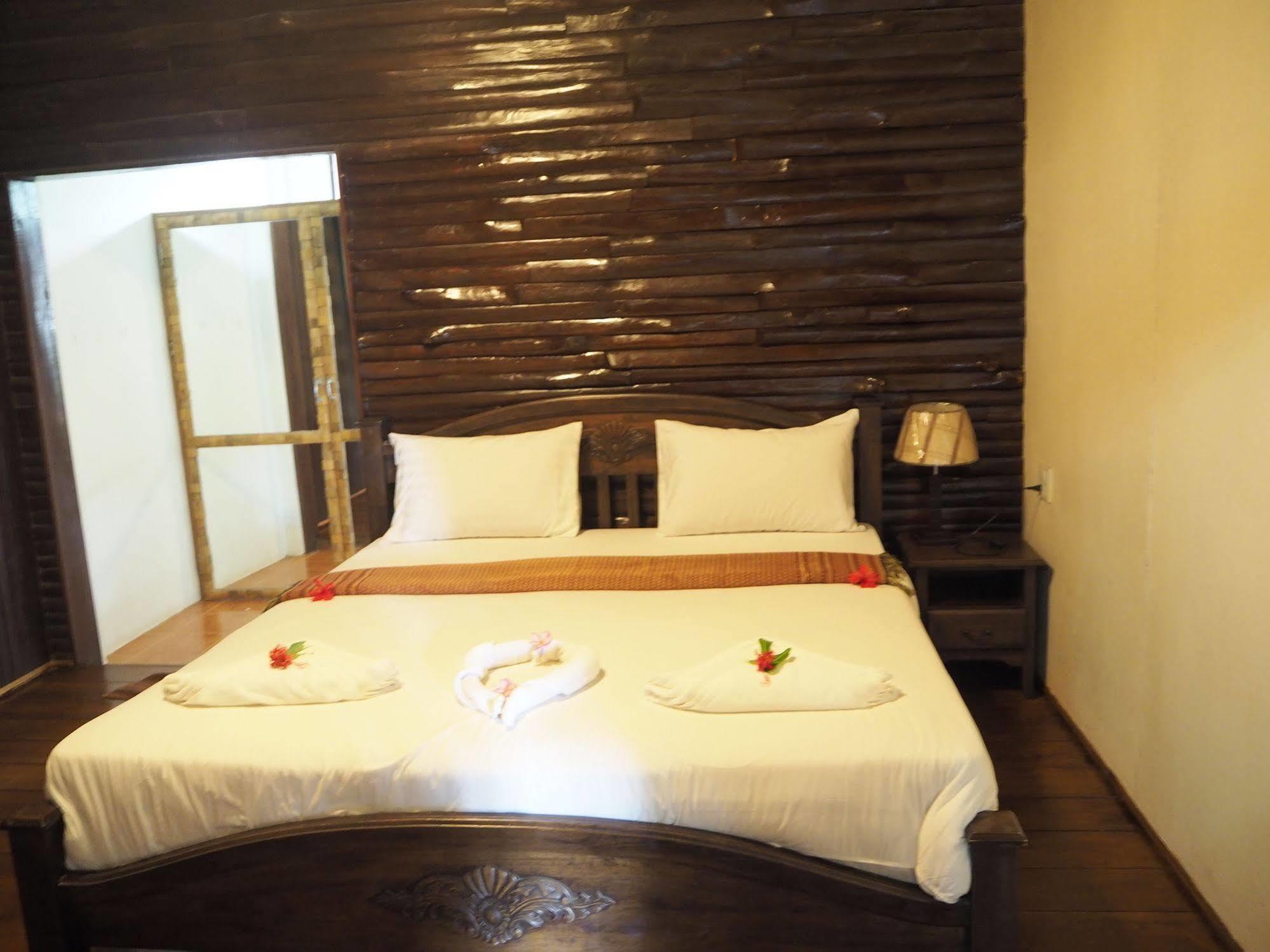 Euro Lanta White Rock Resort Ko Lanta Exterior foto